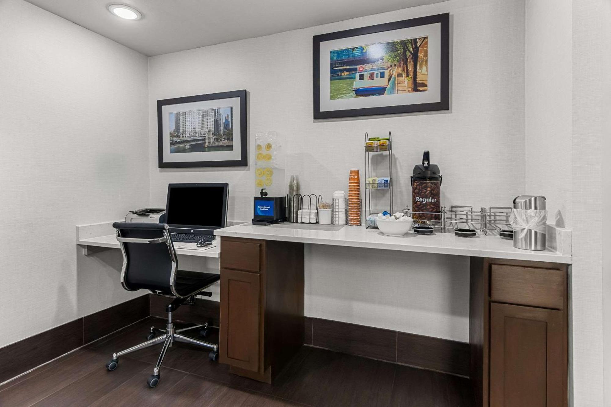 Comfort Inn & Suites Near Tinley Park Amphitheater Ngoại thất bức ảnh